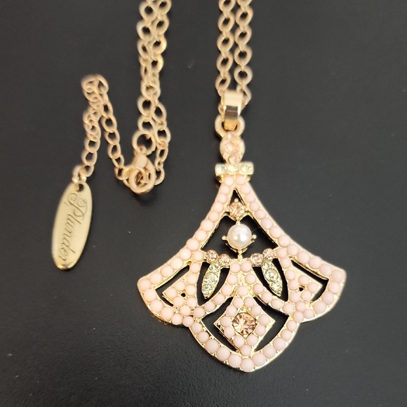 Plunder Jewelry - Plunder Gold and Pink Filigree Necklace